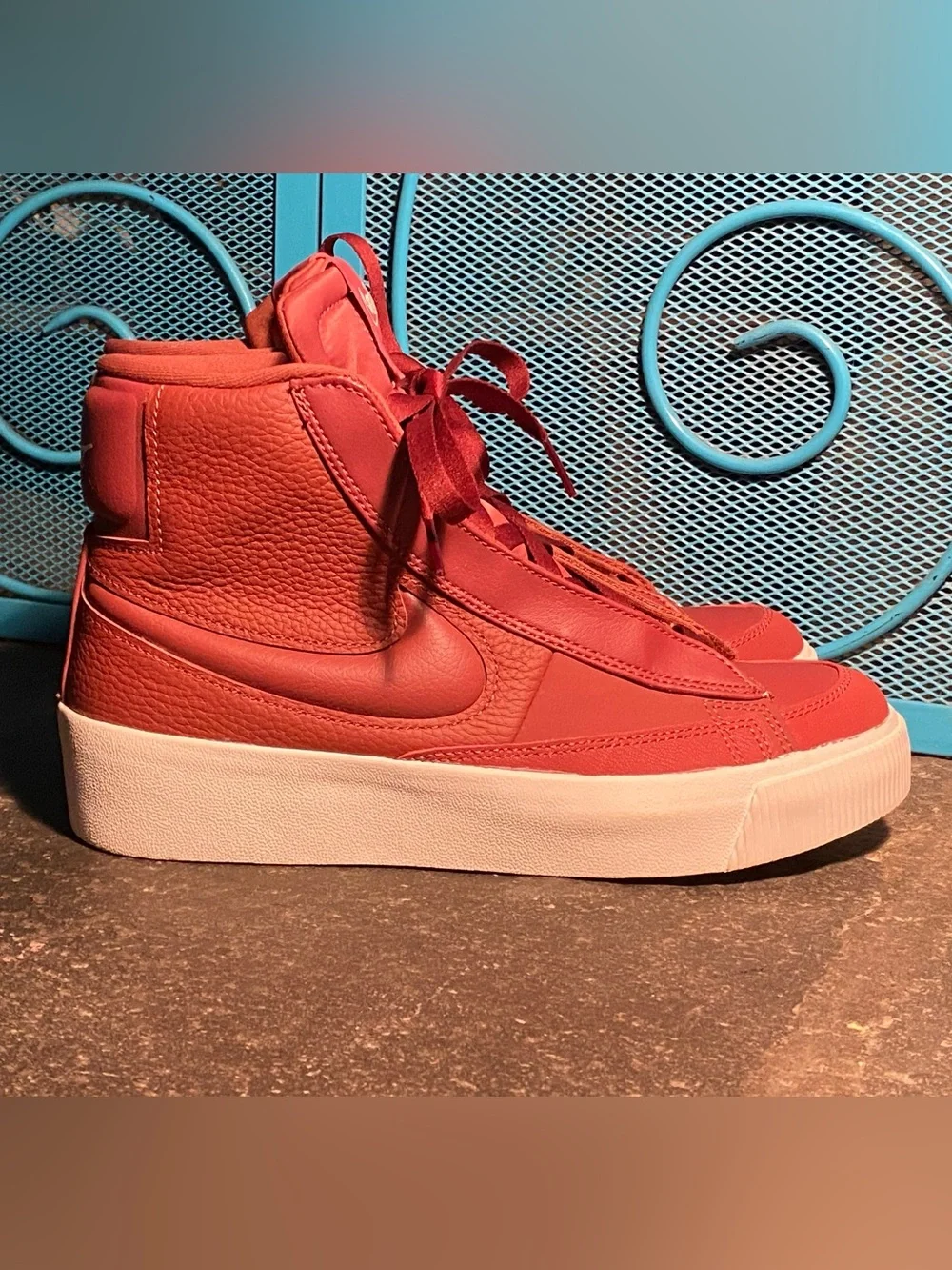 Adorable NWOT NIKE UK high top sneakers,terracotta leather,thick white sole, 8